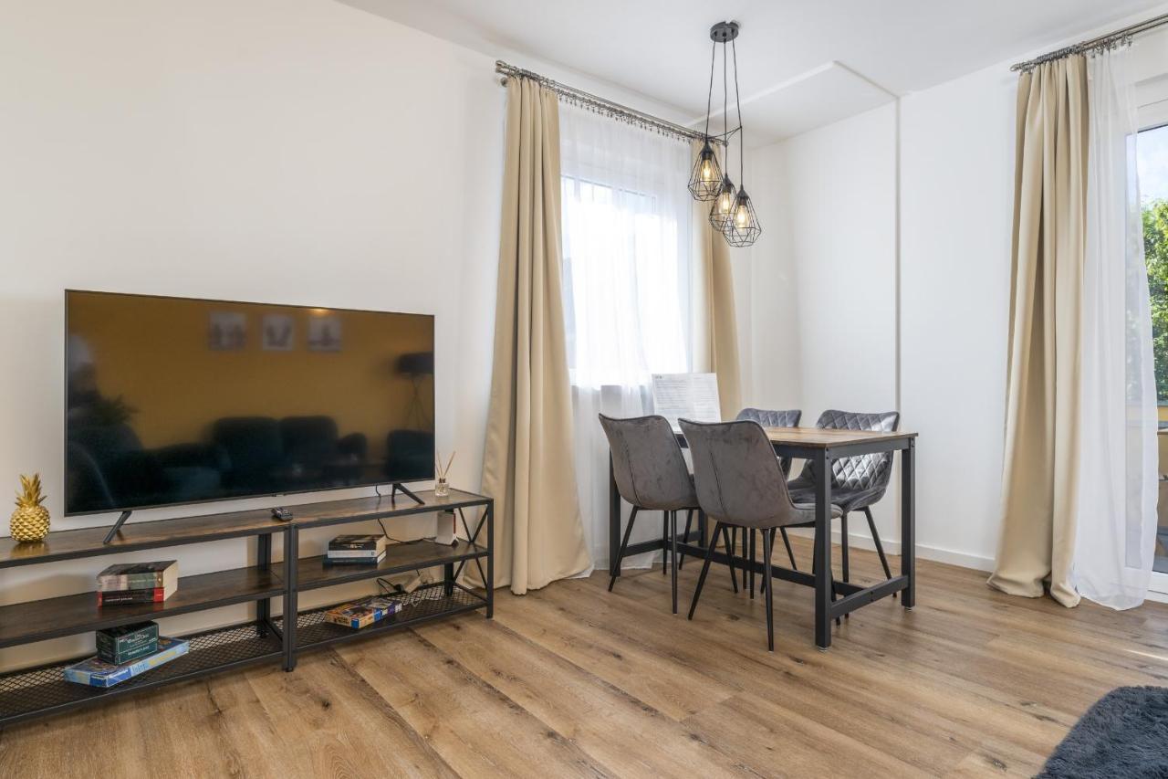 Free Living - Jungle Design Apartments, Zentrum, Parkplatz, Kueche, Wlan Apartment Wolfsburg